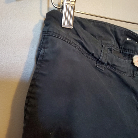 GAP Faded Black Khakis Vintage Rolled Crop Pants - Size 0R - Picture 7 of 13